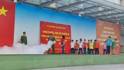 Trường Tiểu học Hoàng Diệu tổ chức buổi tuyên truyền- thực tập phương án PCCC và cứu nạn cứu hộ cho các cán bộ, giáo viên, nhân viên nhà trường, cùng các con học sinh khối 4, 5