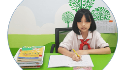 Cô bạn "Bé hạt tiêu"  ham học toán