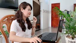 Nỗi nhọc nhằn của những “diễn viên” gánh nhiều vai