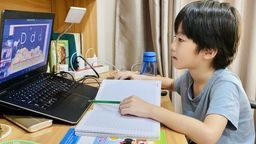 Học sinh lớp 1 kiểm tra online thế nào