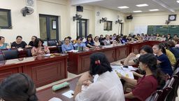 Quận Ba Đình tổ chức tap huấn bộ sách mới cho cán bộ, giáo viên tại trường TH Hoàng Diệu