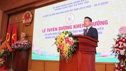 Quận Ba Đình (HN) khen thưởng điển hình tiên tiến, nhà giáo mẫu mực tiêu biểu