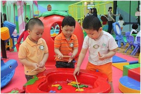 Cách phòng tránh một số bệnh mùa hè cho trẻ