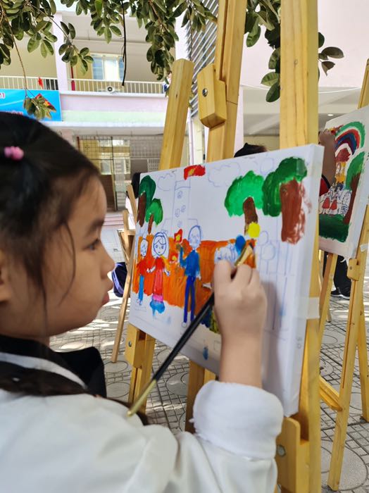 Học sinh trường TH Hoàng Diệu tham gia Ngày hội “Tôi yêu Hà Nội” do Hội đồng Đội quận Ba Đình tổ chức sáng 10/10/2020