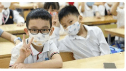 Lâu lắm rồi sân trường, lớp học mới lại rộn rã tiếng cười, tiếng bước chân của các con