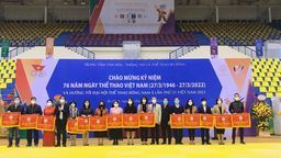 Trường Tiểu học Hoàng Diệu vinh dự nhận cờ “Trường Tiên tiến Xuất sắc Thể dục thể thao năm học 2020 – 2021”