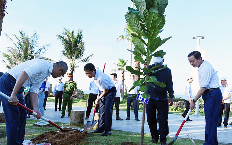 Phát triển kinh tế biển gắn với bảo vệ tài nguyên biển