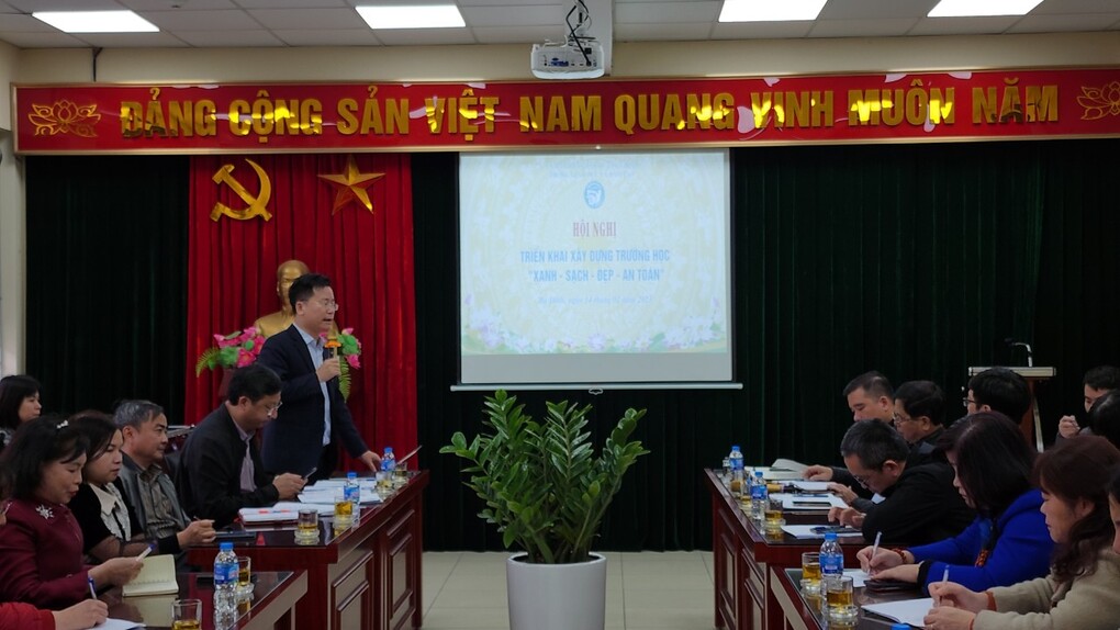 Sáng ngày 14/02/2023, trường Tiểu học Hoàng Diệu đã vinh dự được đón đoàn cán bộ quản lý giáo dục quận Ba Đình về tham quan nhà trường