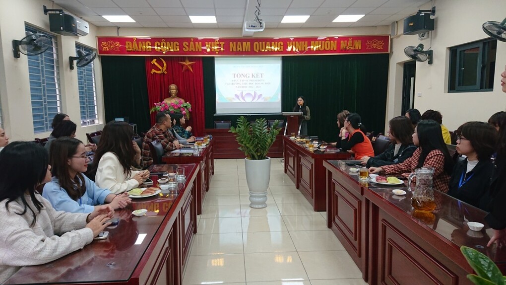 Trường Tiểu học Hoàng Diệu tổ chức tổng kết thực tập sư phạm cho sinh viên K69 trường Đại học Sư phạm Hà Nội