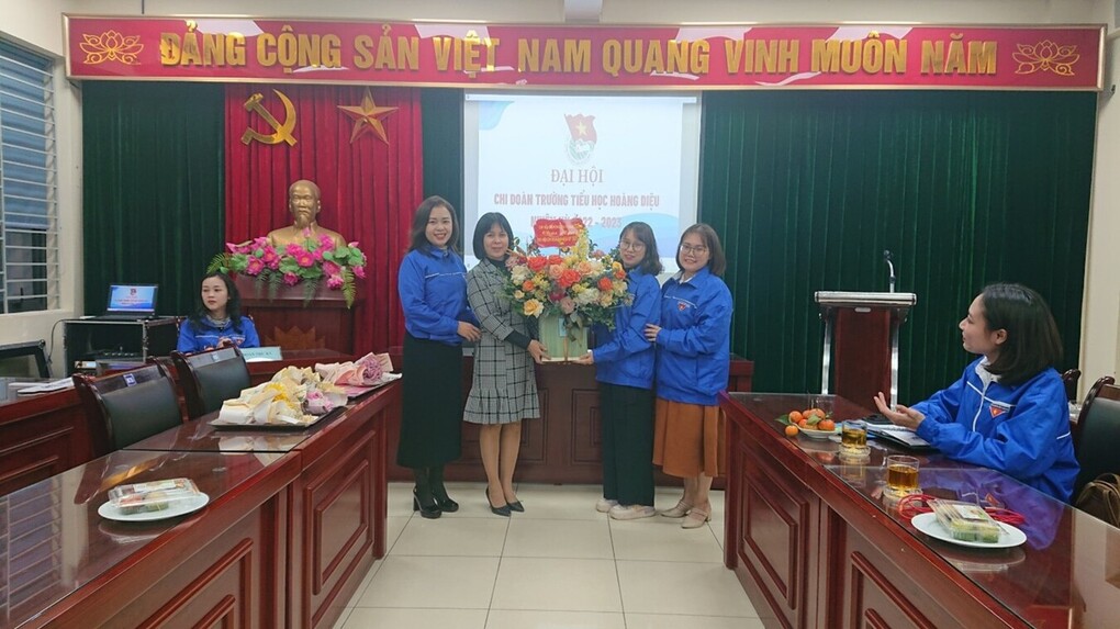Đại hội Chi đoàn Trường Tiểu học Hoàng Diệu. Đại hội của “ Nhiệt huyết và Tuổi trẻ”