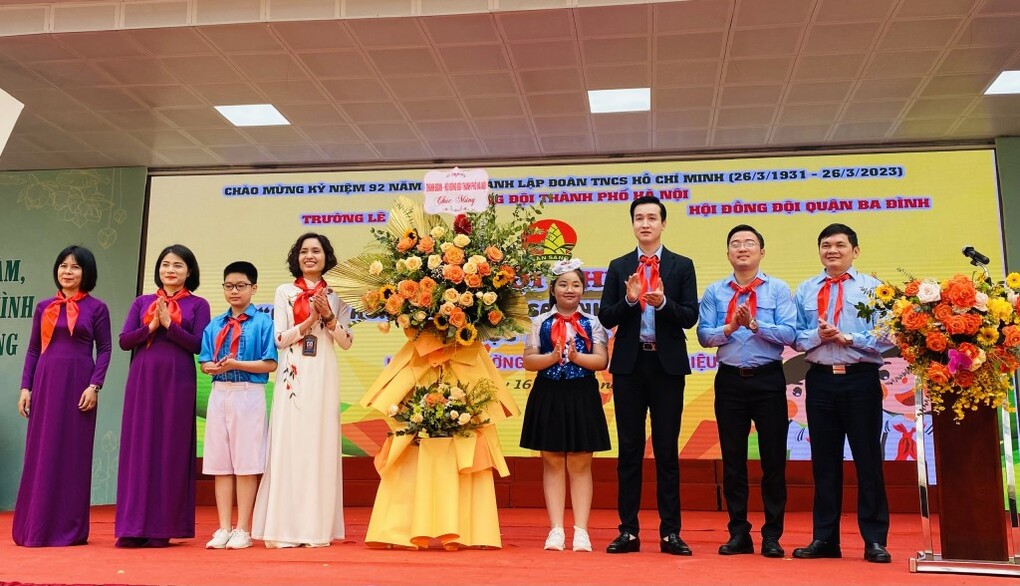 Thủ lĩnh Đội Thủ đô thể hiện tài năng, bản lĩnh