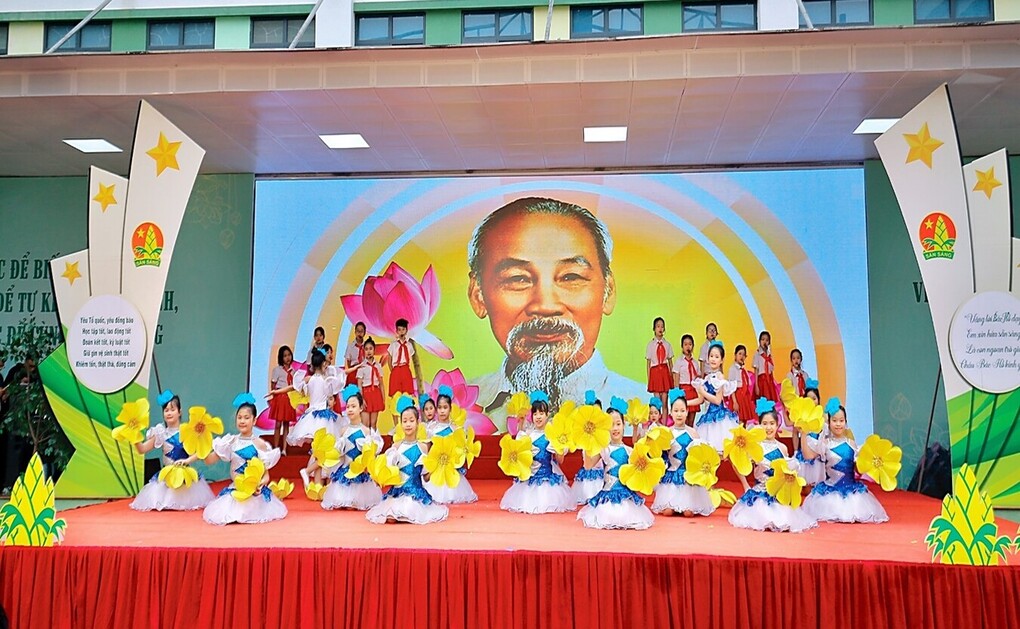 Tiết mục văn nghệ chào mừng trong Hội thi Phụ trách sao giỏi- Sao nhi đồng chăm ngoan năm học 2022- 2023