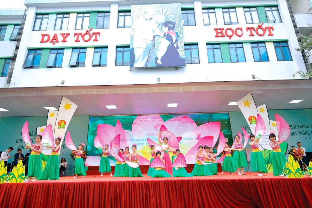 Video phần thi "“Rực rỡ muôn ánh Sao - Cháu Bác Hồ kính yêu”." trong Hội thi Phụ trách sao giỏi- Sao nhi đồng chăm ngoan năm học 2022- 2023.