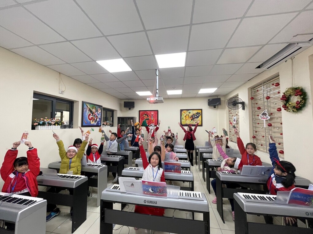 Chương trình giáo dục tiểu học có sự đa dạng về nội dung nhằm phát triển toàn diện cho học sinh cả trí tuệ, thể chất, tình cảm, thẩm mĩ