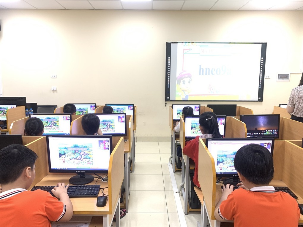 Học sinh Khối 3 trường TH Hoàng Diệu hào hứng tham gia sân chơi "Trạng Nguyên Tiếng Việt" vòng Thành phố