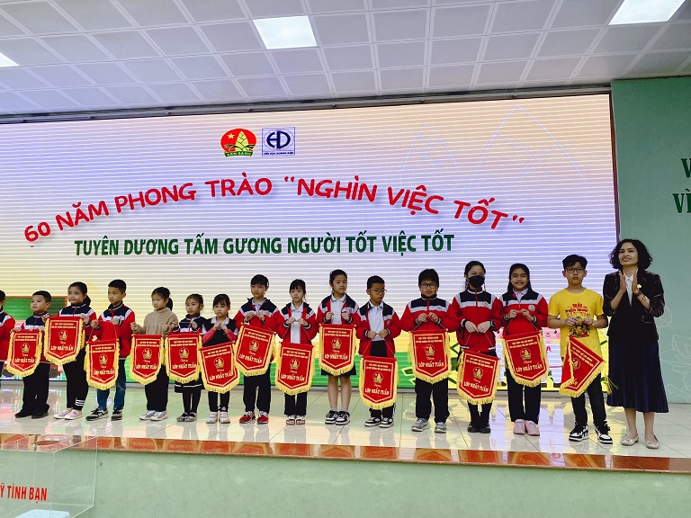 Buổi sinh hoạt dưới cờ đầy ấn tượng