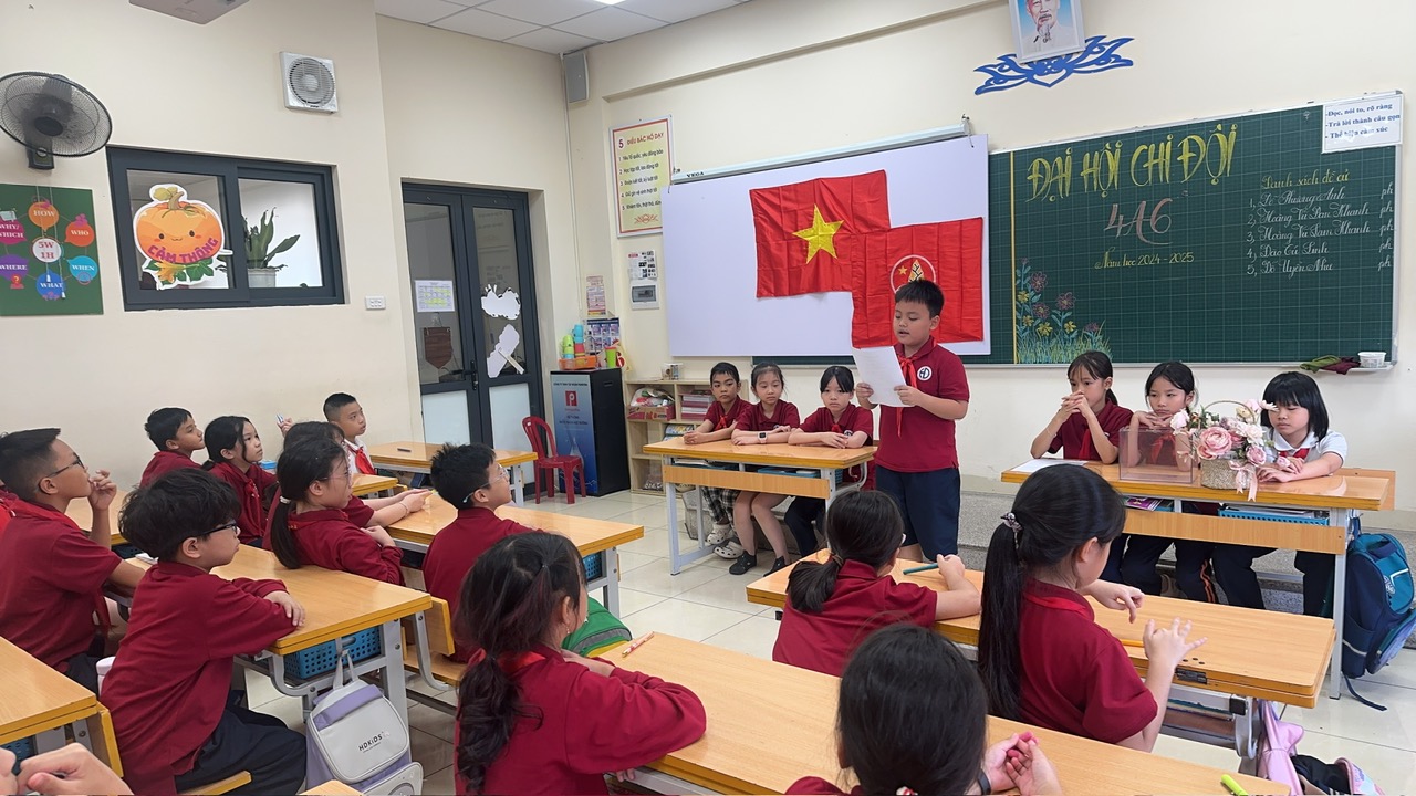 Học sinh Khối 4 trường TH Hoàng Diệu tổ chức thành công rực rỡ Đại hội Chi đội, mở ra năm học mới đầy triển vọng