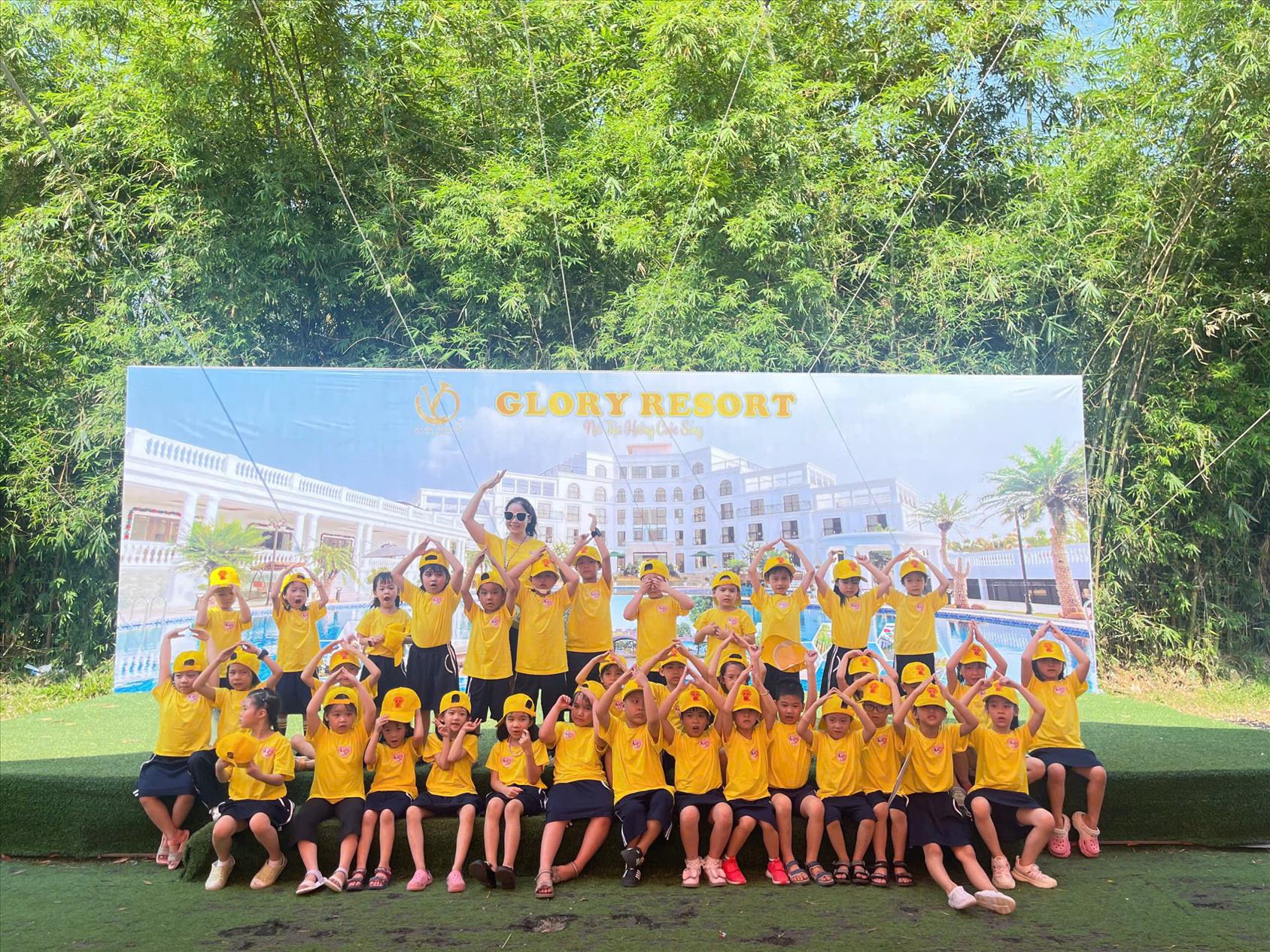 Chuyến đi tham quan, học tập trải nghiệm tại Resort Glory Farm Sơn Tây đầy thú vị của học sinh trường Tiểu học Hoàng Diệu