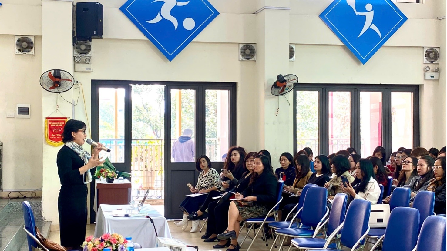 Giáo viên trường Tiểu học Hoàng Diệu tích cực tham gia tập huấn môn Tiếng Việt