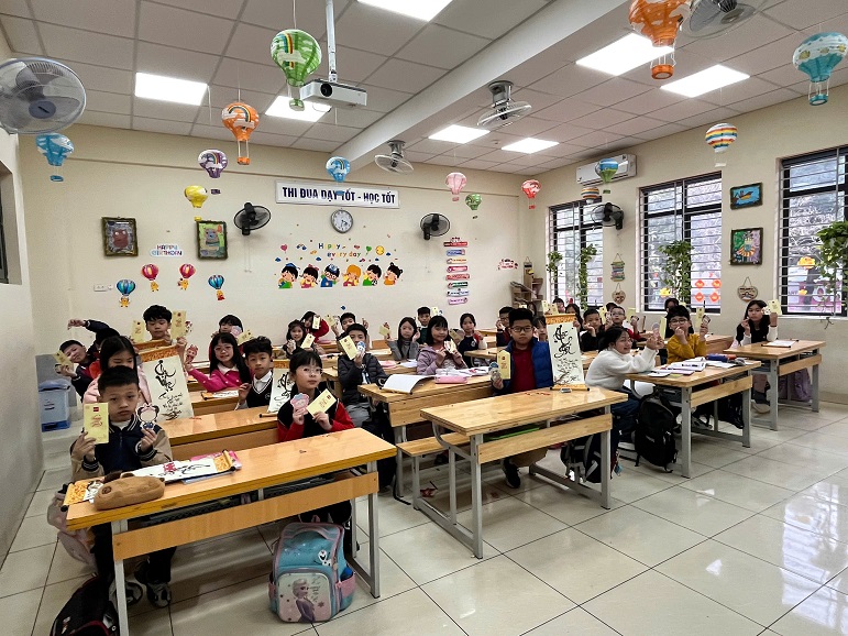 Cô trò lớp 3A4 hân hoan trong buổi gặp mặt đầu Xuân Ất Tỵ