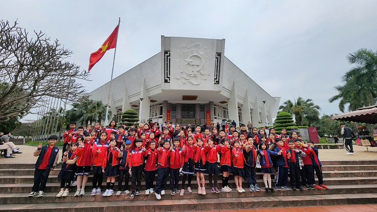 Lễ báo công dâng Bác và Kết nạp đội viên năm học 2024 - 2025