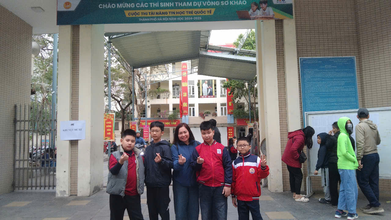 Học sinh trường Tiểu học Hoàng Diệu tranh  tài trong vòng Sơ khảo Cuộc thi Tài năng Tin học trẻ quốc tế
