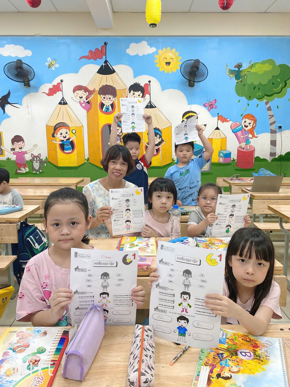 Nhật ký mùa hè rực rỡ của lớp Moon 1 và Moon - Mùa hè của nụ cười, trải nghiệm và lớn khôn
