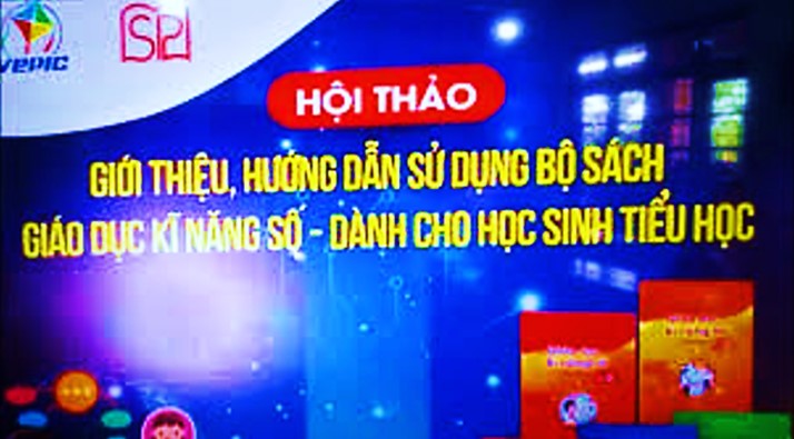 Cán bộ - Giáo viên trường TH Hoàng Diệu tham dự Hội thảo giới thiệu, hướng dẫn sử dụng bộ sách Giáo dục kĩ năng số - Dành cho học sinh tiểu học