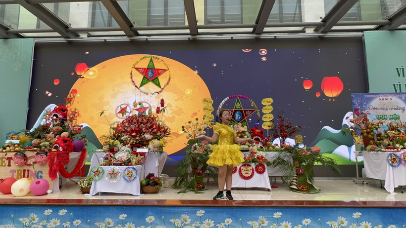 A picture containing indoor, table, decorated, altar

Description automatically generated