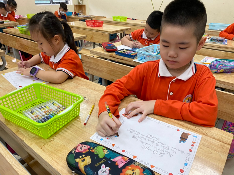 A picture containing text, person, child, child

Description automatically generated