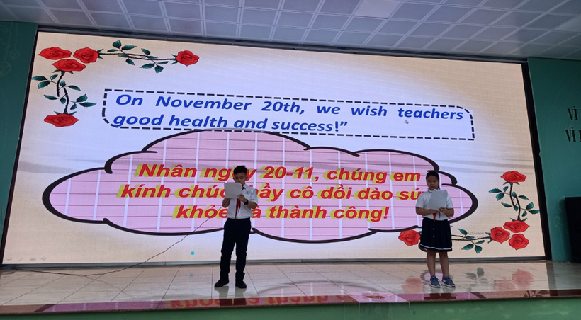 Ảnh có chứa bảng trắng

Mô tả được tạo tự động