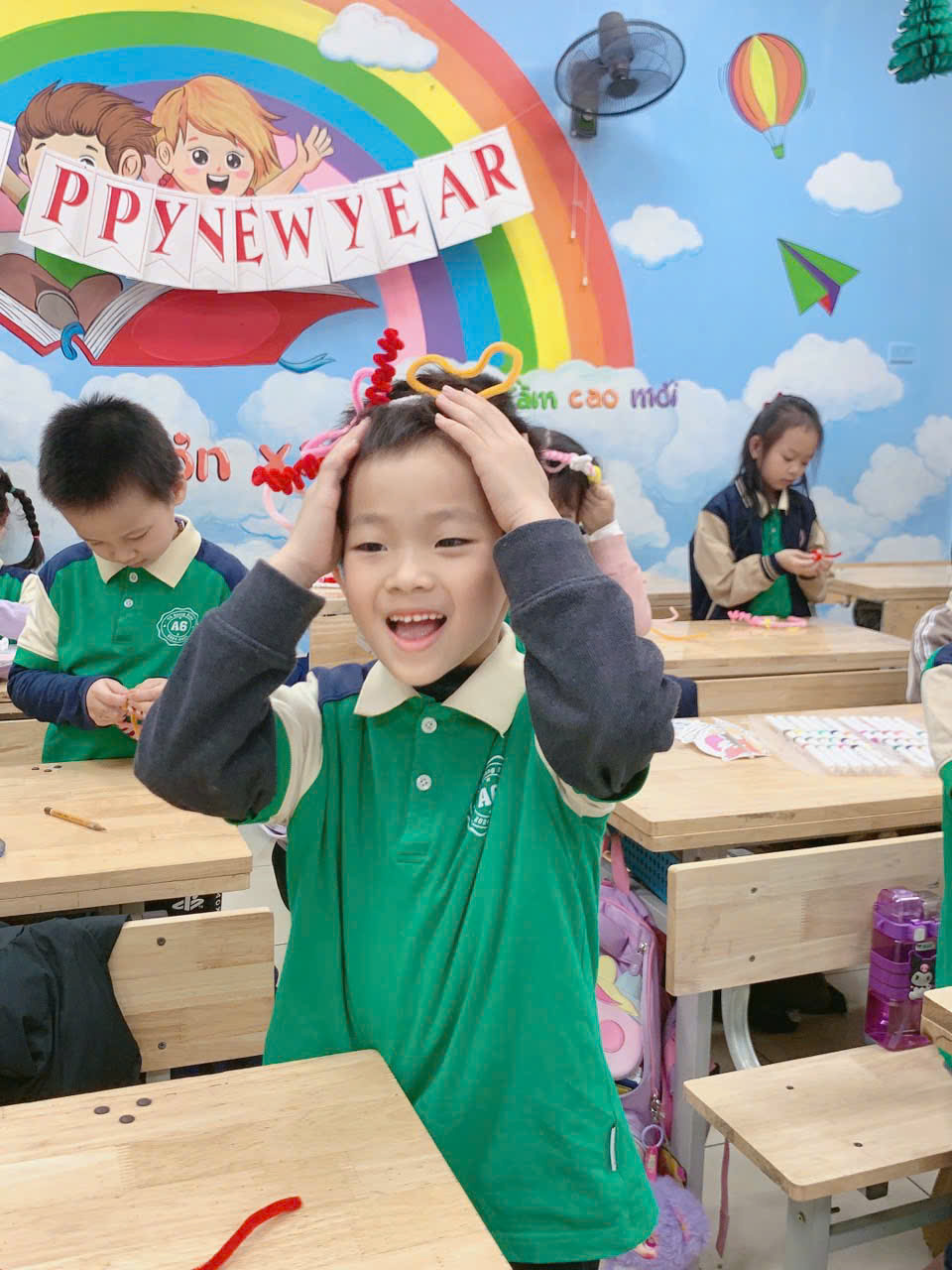 A child in a classroomAI-generated content may be incorrect.