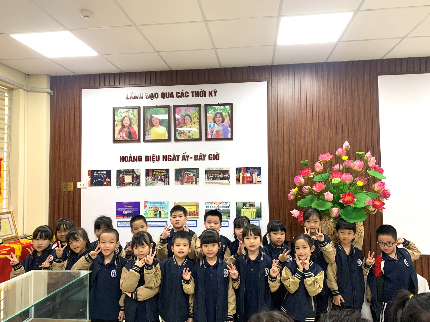A group of children in a classroomAI-generated content may be incorrect.