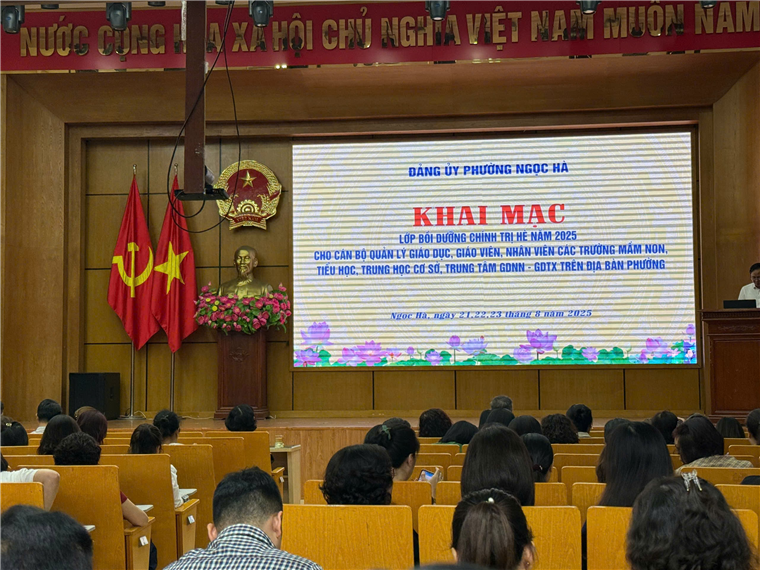 A group of people in a room with a screenAI-generated content may be incorrect.