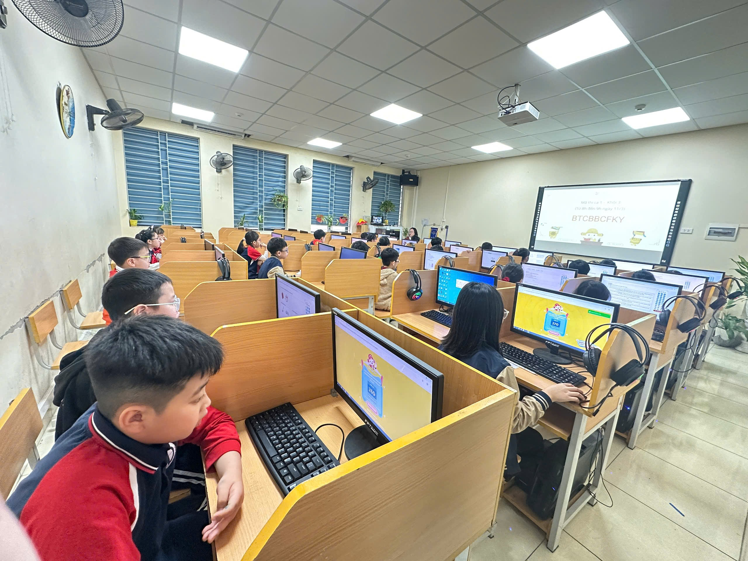 A group of people in a classroomAI-generated content may be incorrect.