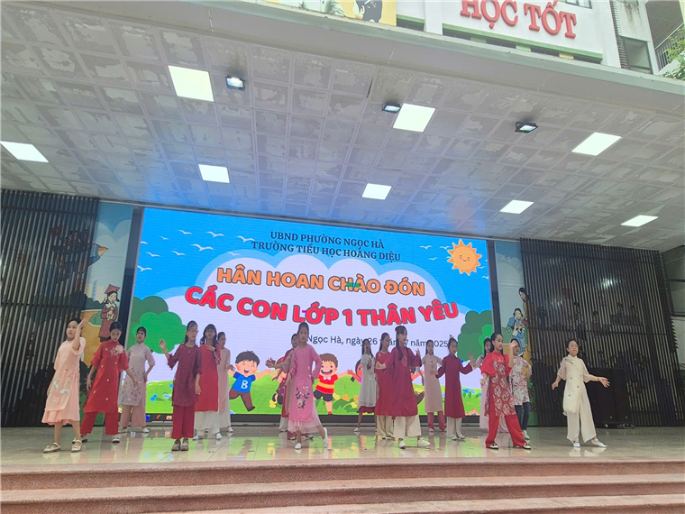 A group of children performing on stageAI-generated content may be incorrect.