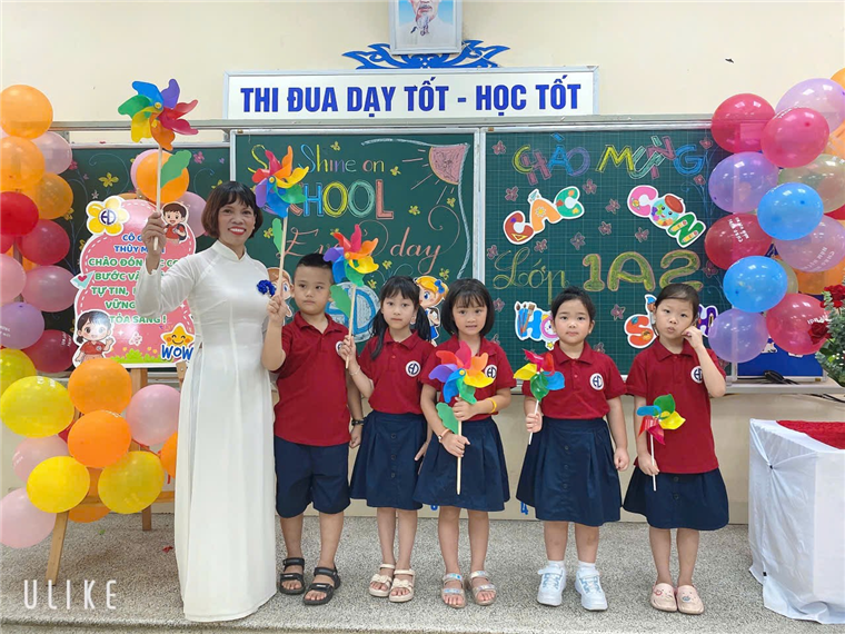 A group of children holding pinwheelsAI-generated content may be incorrect.