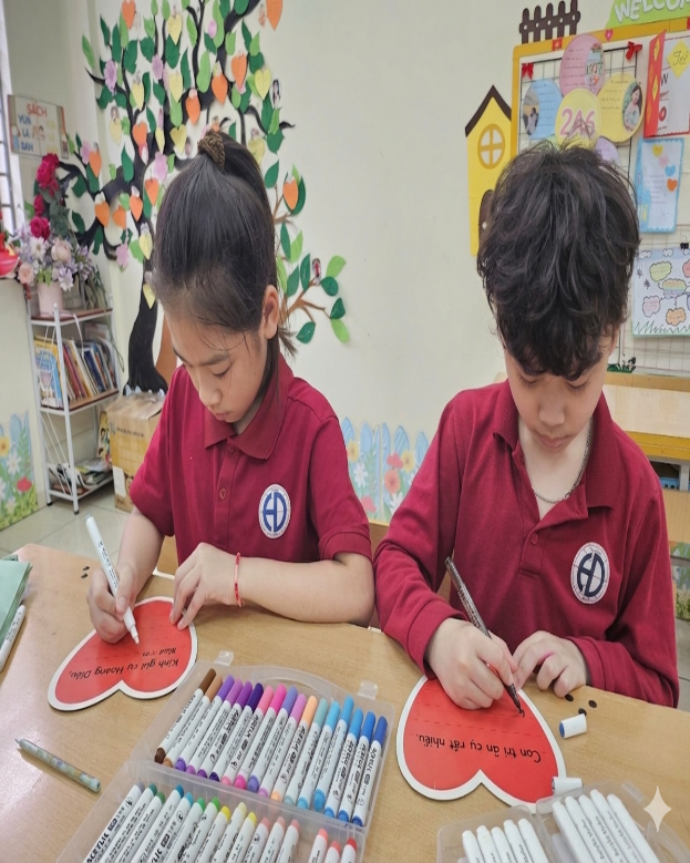 A couple of children drawing heartsAI-generated content may be incorrect.