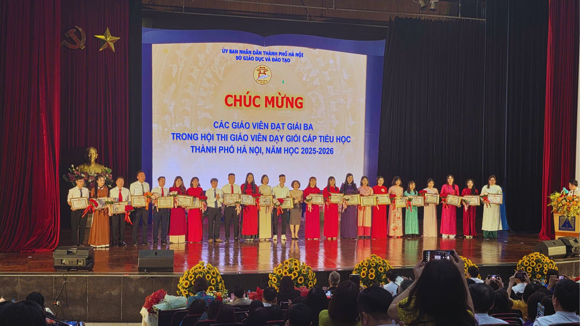 A group of people performing on stageAI-generated content may be incorrect.